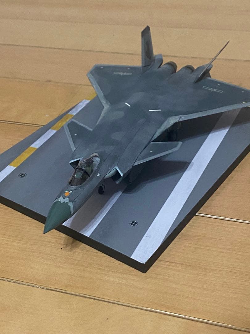 J-20 1/72スケールモデル　プラモデル完成品